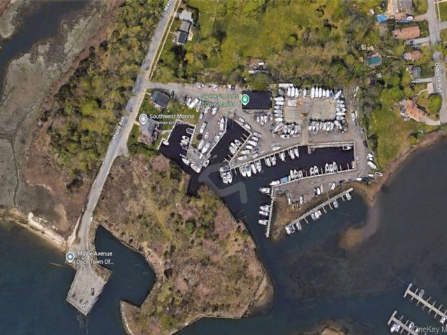 Studio,  0.00 BTH &nbsp;House style home in East Moriches