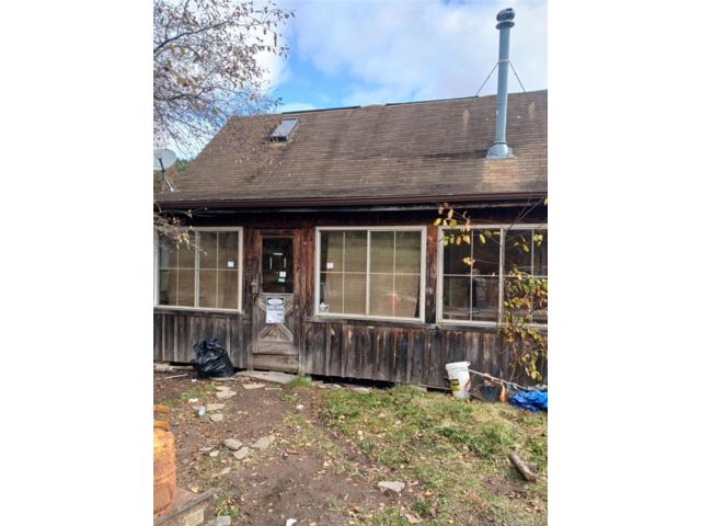  3 BR,  2.00 BTH &nbsp;Cabin style home in Jefferson