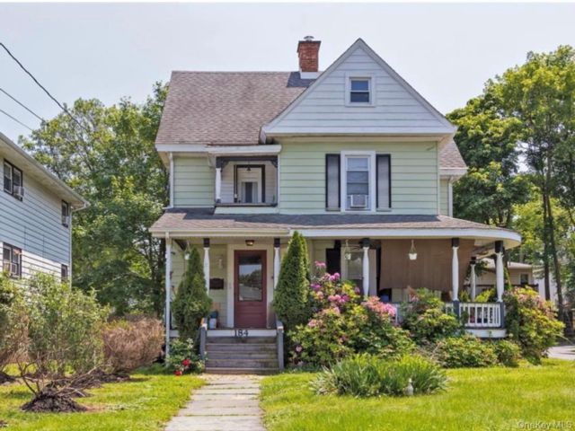  4 BR,  2.00 BTH &nbsp;Victorian style home in Middletown