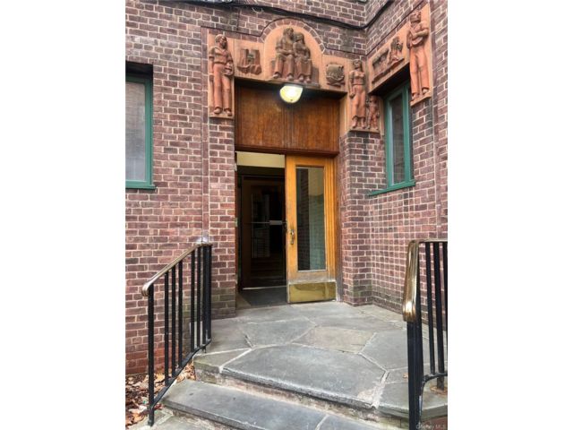  1 BR,  1.00 BTH &nbsp;Other style home in Parkchester