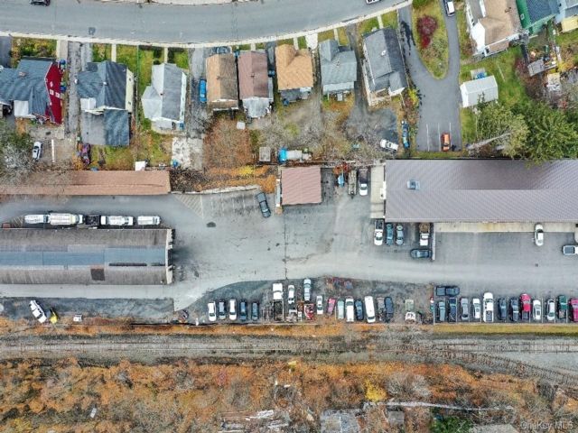 Studio,  0.00 BTH &nbsp;Commercial style home in Middletown