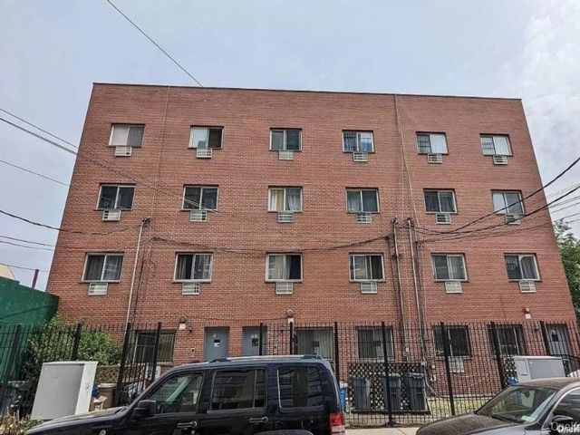 Studio,  0.00 BTH &nbsp;House style home in Mosholu