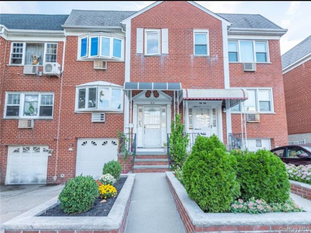  3 BR,  2.00 BTH &nbsp;Other style home in Bayside