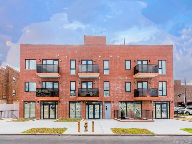 Studio,  0.00 BTH &nbsp;Commercial style home in Flushing