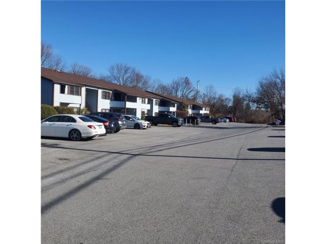  1 BR,  1.00 BTH &nbsp;Contemporary style home in Pleasant Valley