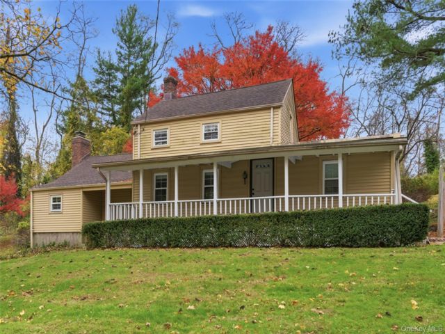  2 BR,  1.00 BTH &nbsp;Cottage style home in Lloyd Harbor