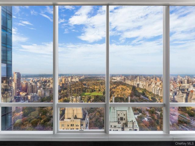  5 BR,  6.00 BTH &nbsp;Condo style home in New York (manhattan)