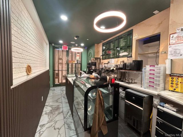 [Greenpoint Real Estate, listing number 7236646]