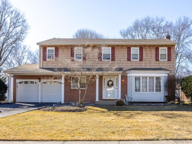  5 BR,  3.00 BTH &nbsp;Colonial style home in Commack