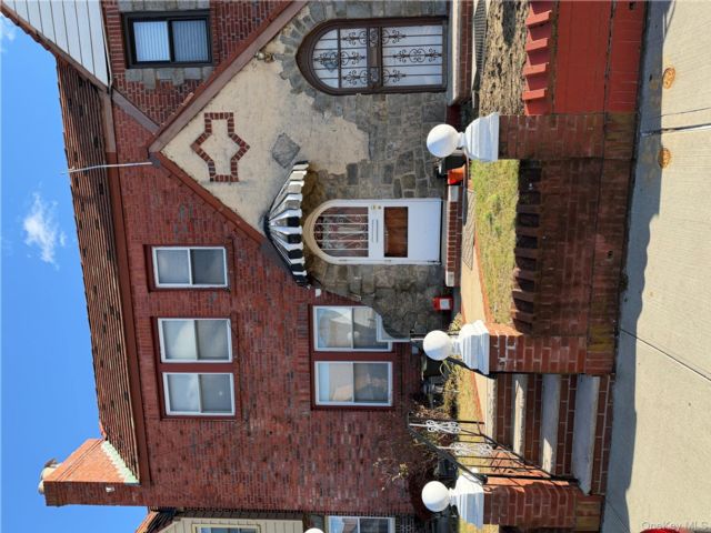  3 BR,  1.00 BTH &nbsp;Tudor style home in Laurelton