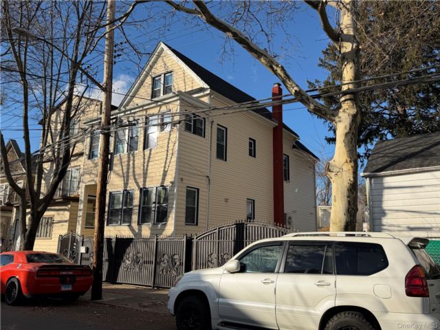 [Woodhaven Real Estate, listing number 7237295]