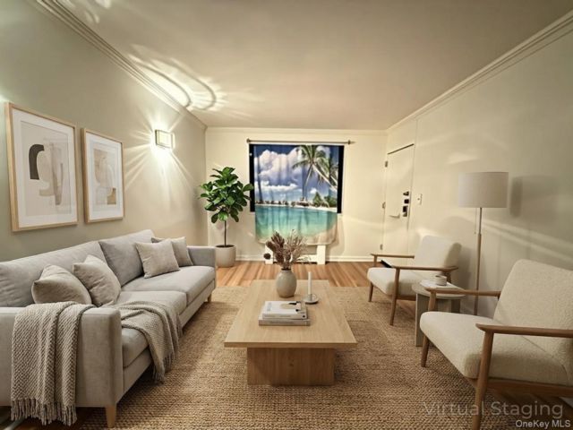  3 BR,  1.00 BTH &nbsp;Garden style home in Kew Garden Hills