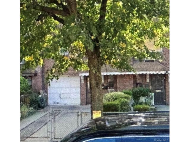  5 BR,  3.00 BTH &nbsp;House style home in Cambria Heights