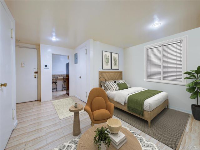 Studio,  1.00 BTH &nbsp;Other style home in Forest Hills