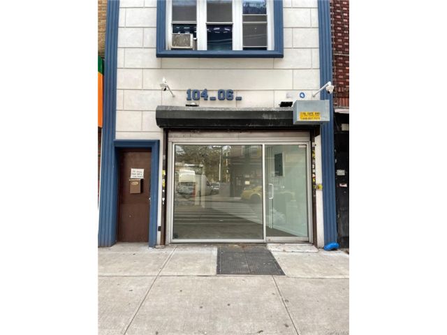 Studio,  0.00 BTH &nbsp;Commercial style home in Richmond Hill