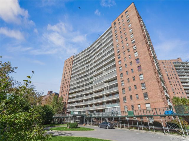  2 BR,  1.00 BTH &nbsp;Other style home in Rego Park