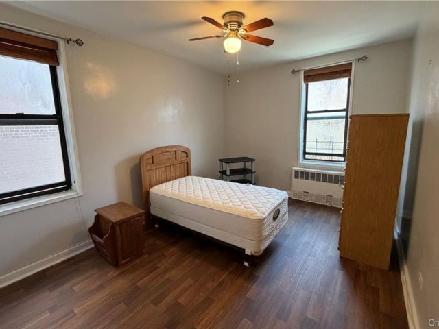  1 BR,  1.00 BTH &nbsp;Other style home in Jackson Heights
