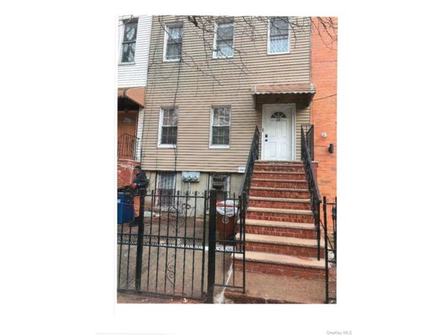  4 BR,  1.00 BTH &nbsp;Traditional style home in Bushwick