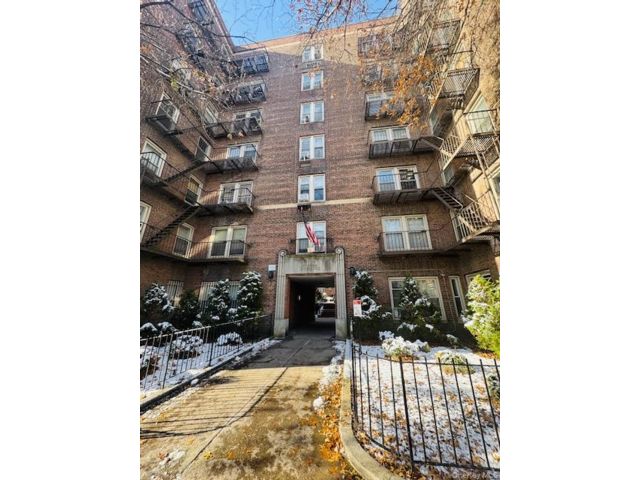  1 BR,  1.00 BTH &nbsp;Other style home in Woodside