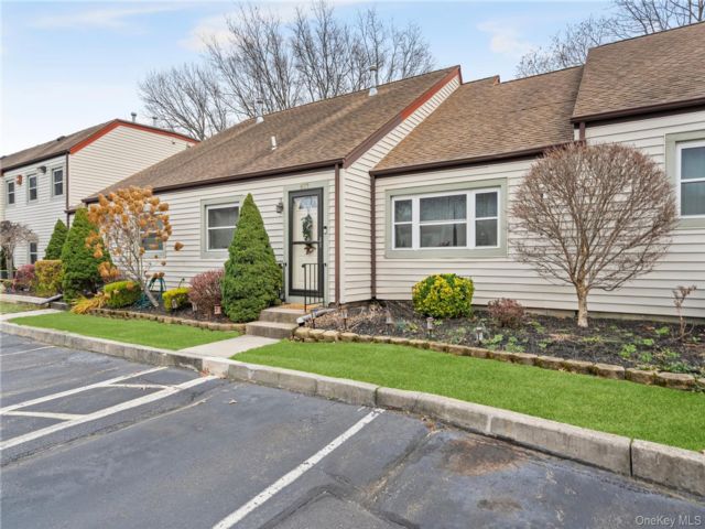 [Middle Island Real Estate, listing number 7238416]