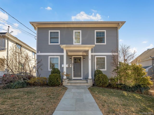  4 BR,  2.00 BTH &nbsp;House style home in New Rochelle