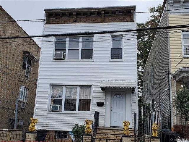  6 BR,  2.00 BTH &nbsp;House style home in East Elmhurst