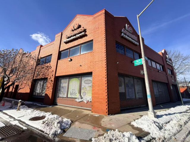 Studio,  0.00 BTH &nbsp;Commercial style home in Glendale