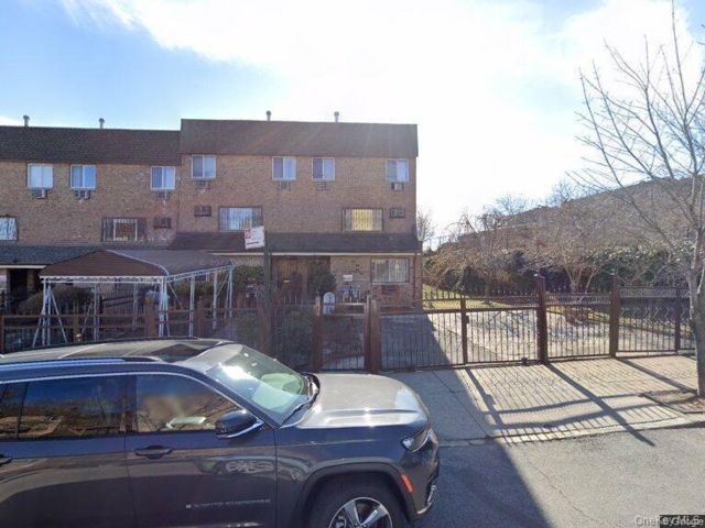 Studio,  0.00 BTH &nbsp;House style home in Morris Heights