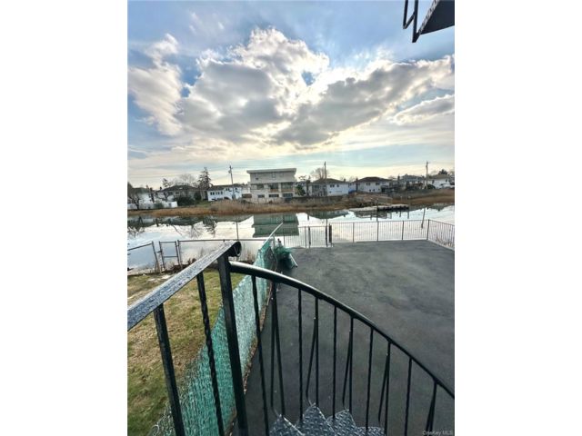 [Rosedale Real Estate, listing number 7238596]