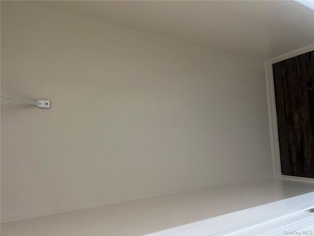 [PHOTO]