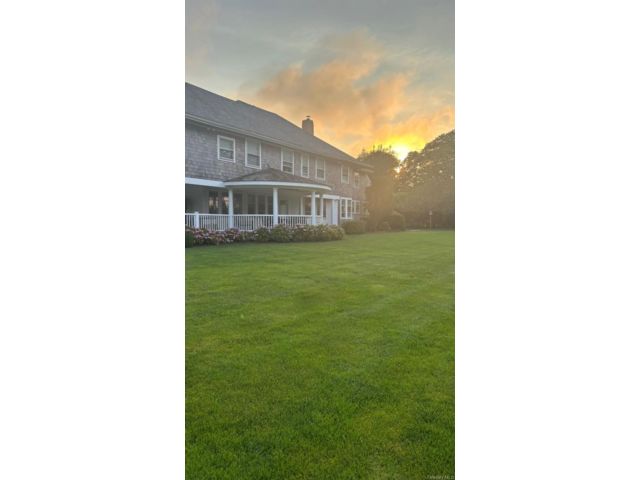  6 BR,  8.00 BTH &nbsp;Estate style home in Westhampton Beach