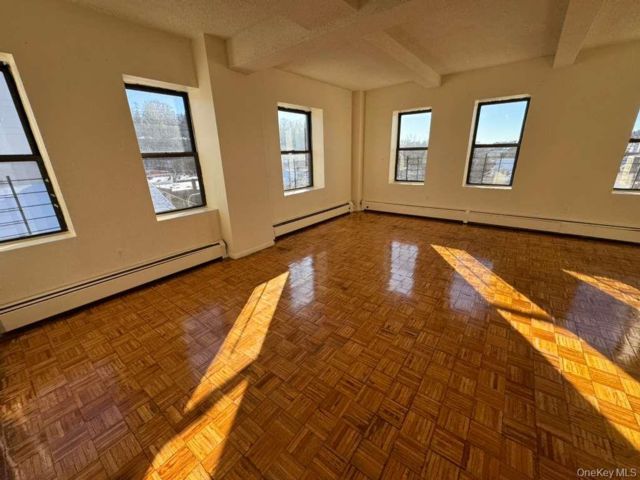  2 BR,  2.00 BTH &nbsp;Other style home in Yonkers