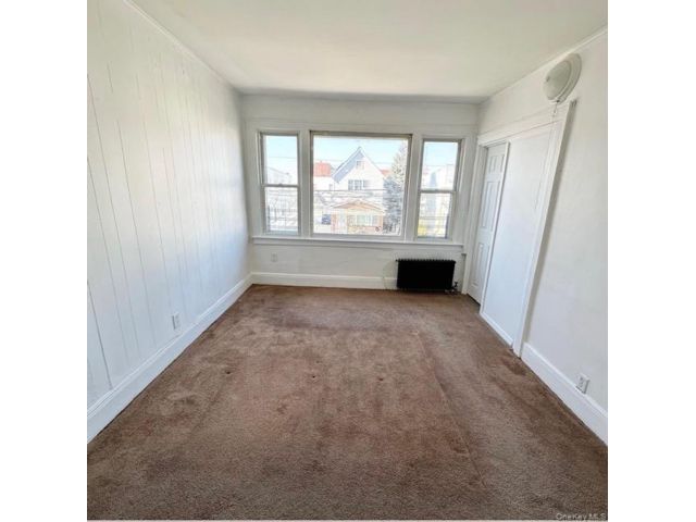  2 BR,  1.00 BTH &nbsp;Colonial style home in Ozone Park