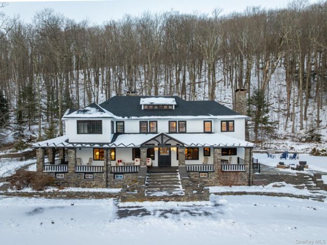  6 BR,  5.00 BTH &nbsp;Cottage style home in Tannersville