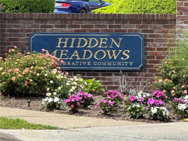 [Middle Island Real Estate, listing number 7239170]