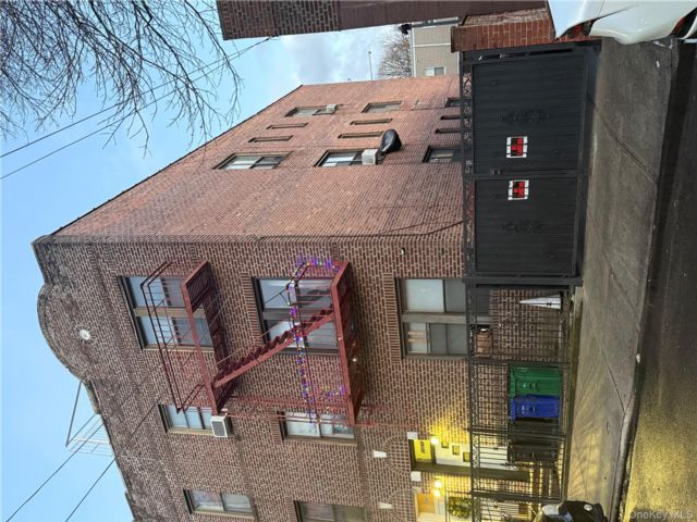[Astoria Real Estate, listing number 7239280]