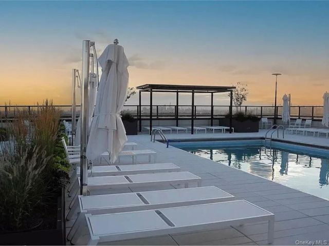  1 BR,  1.00 BTH &nbsp;Other style home in Forest Hills