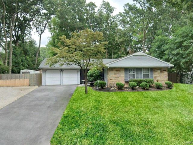  3 BR,  2.00 BTH &nbsp;Ranch style home in Stony Brook