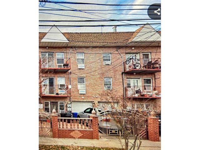  4 BR,  2.00 BTH &nbsp;House style home in Hollis