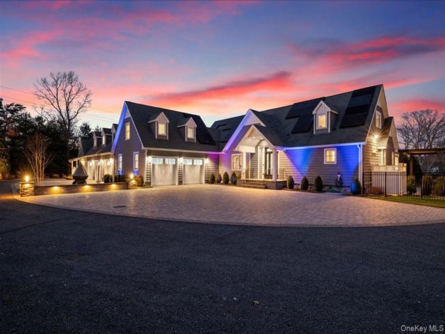  9 BR,  8.00 BTH &nbsp;Other style home in Hampton Bays