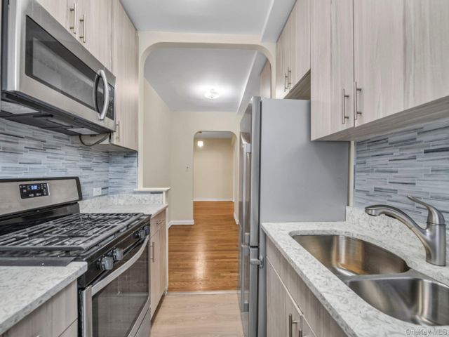  1 BR,  1.00 BTH &nbsp;Other style home in Rego Park