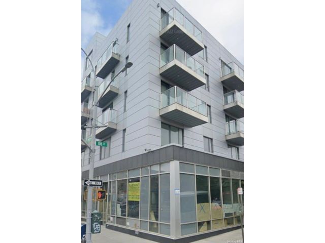  2 BR,  1.00 BTH &nbsp;Contemporary style home in East Elmhurst