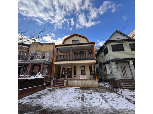 Studio,  0.00 BTH &nbsp;Commercial style home in Madison