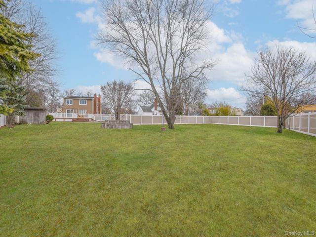 [PHOTO]