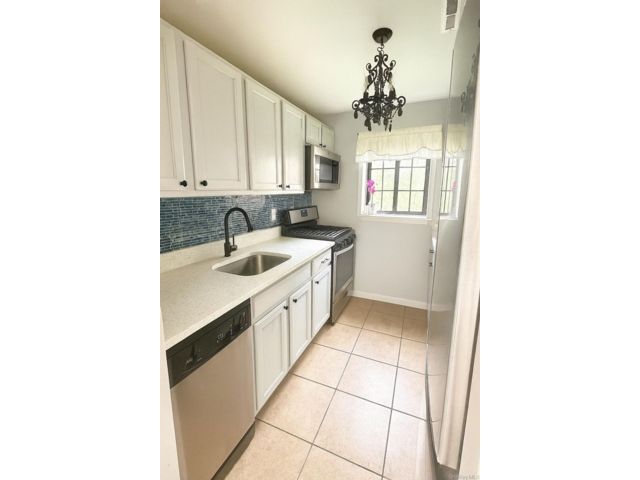 [Bay Shore Real Estate, listing number 7240076]