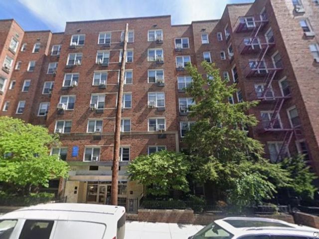  1 BR,  1.00 BTH &nbsp;Other style home in Rego Park