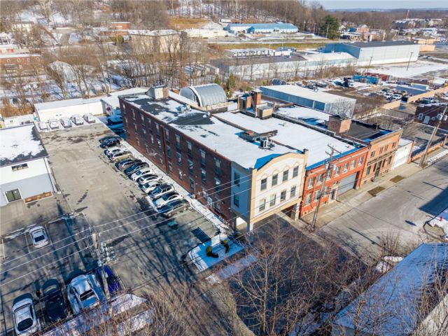 Studio,  0.00 BTH &nbsp;Commercial style home in Poughkeepsie