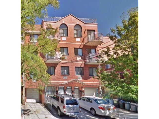  2 BR,  1.00 BTH &nbsp;Other style home in Flushing