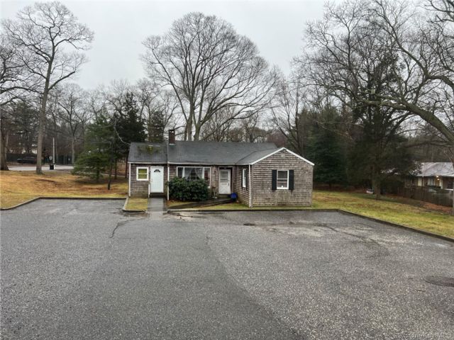 Studio,  0.00 BTH &nbsp;House style home in Selden