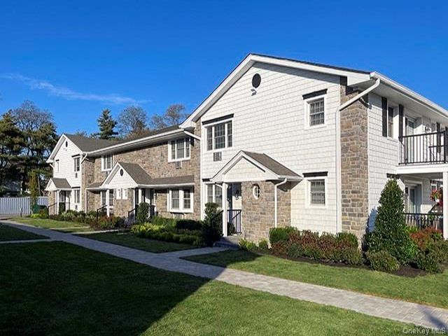  2 BR,  2.00 BTH &nbsp;Other style home in Massapequa